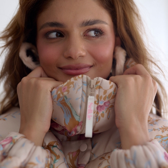 SELKIE The Yorkshire City Shabby Chic Floral Marshmallow Puffer Coat - Picture 8 of 12